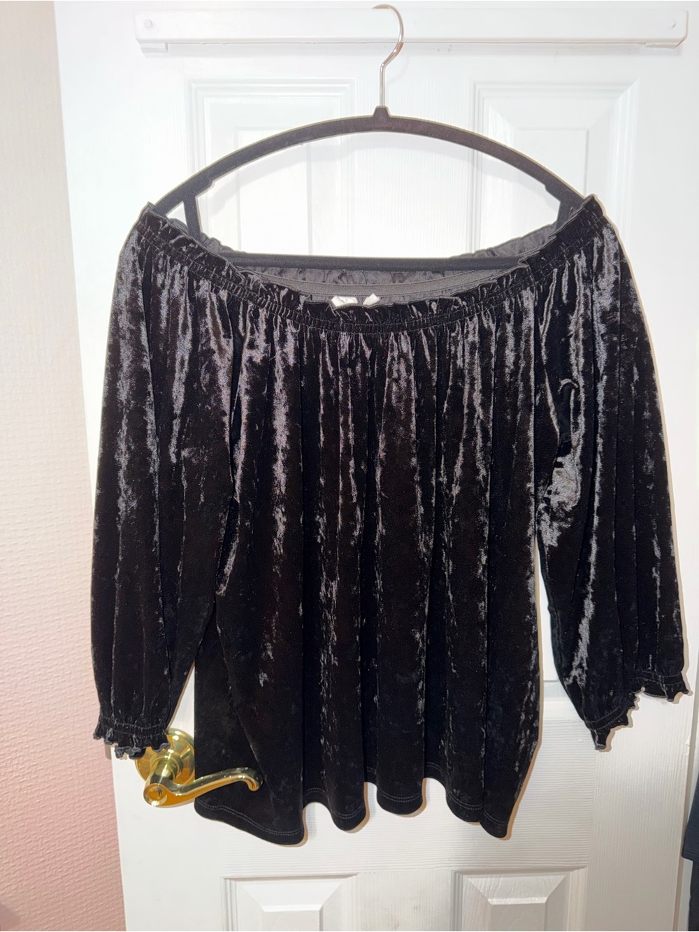 GAP women’s large on or off shoulder black crushed velvet top blouse